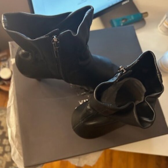 Vince Camuto Addiena Black Vignoni Booties Size 9, fit like an 8.5 - Picture 10 of 12